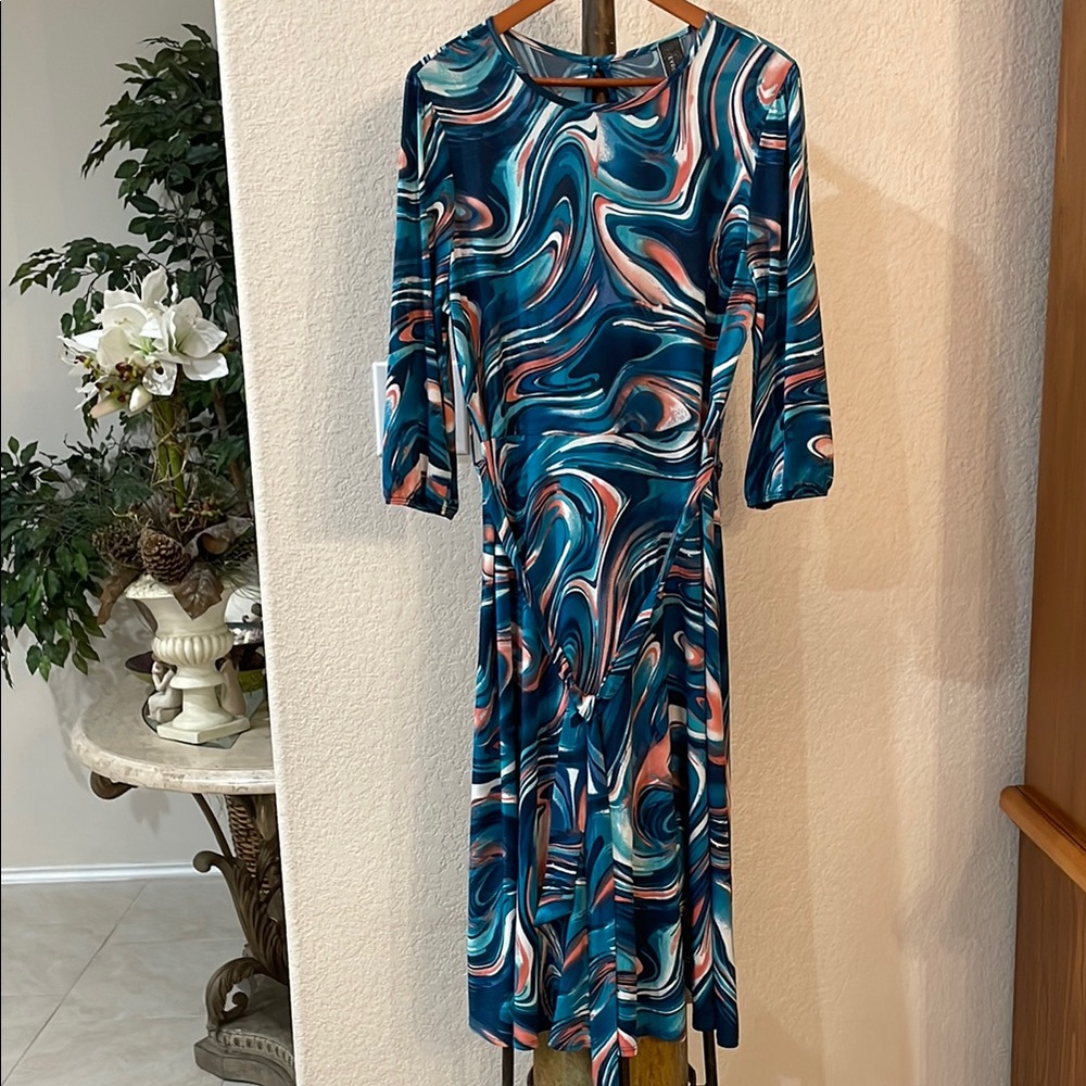 H&M Jeyrey Plus SZ 1X Blue and White Long Sleeve Sheath Dress with removable tie